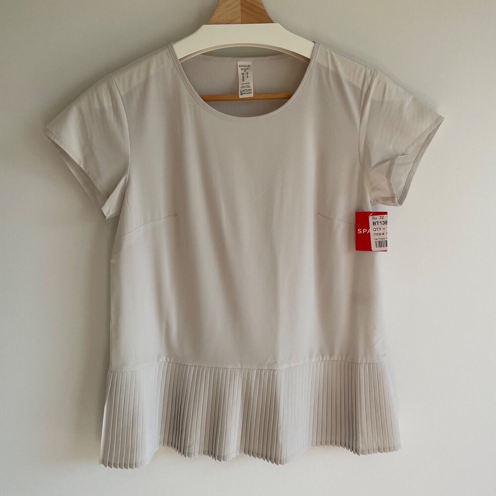 Spanx Yes Pleats! Tee White Cloud NWT Size XS Sporty Pickleball Tennis Peplum